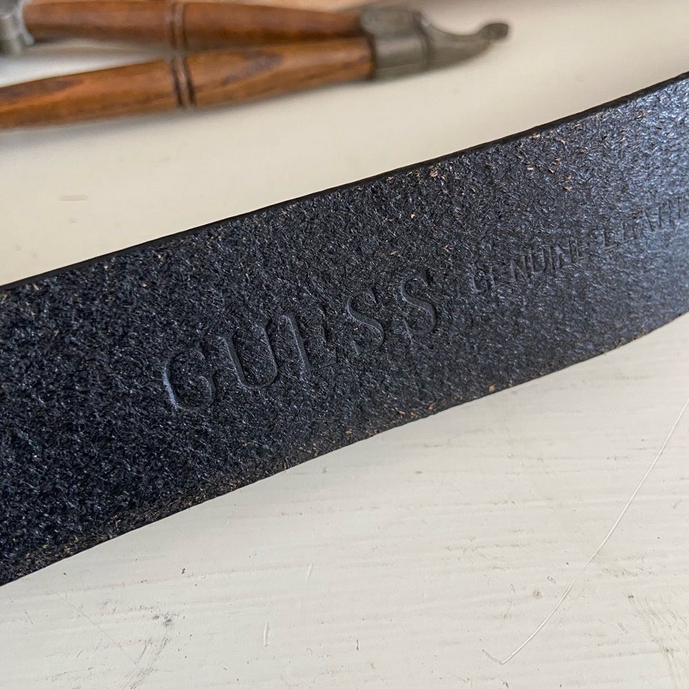 Guess - Picture 3 of 3